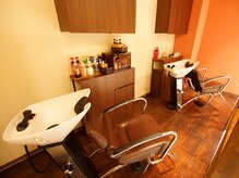 ヘアーメイク ミウ 古屋店(hair make mieux)の雰囲気（ゆったり座れるシャンプー台…じっくり癒されてください♪）