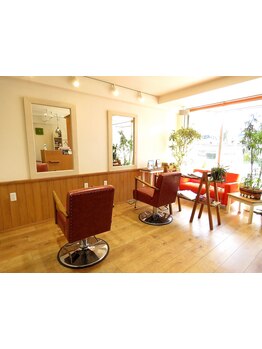 【経験豊富な女性オーナースタイリストが仕上げまで担当】ダメージレスな施術で大人女性からの支持◎