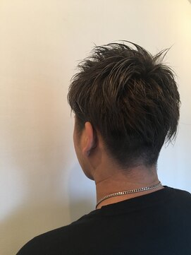 ヘアリゾート バルボア アイランド(hair resort Balboa Island) 【Balboa Island 池袋】メンズのブリーチオンカラー、シルバー系