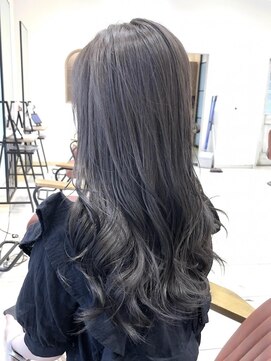 クアトログランシュ ひたちなか店(QUATRO×GranCieux) アディクシーカラー×ダークグレー