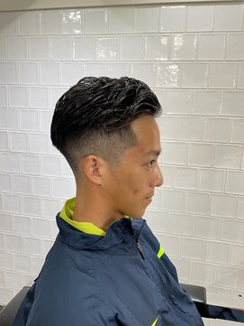 メリケンバーバーショップ フクオカ(MERICAN BARBERSHOP FUK) かきあげラフパーマフェードバーバースタイル