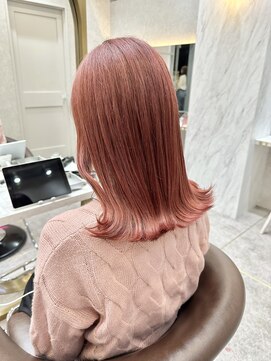 ロンド レア 天神大名店(Lond Le’a) ダブルカラーピンクケアブリーチハイトーン切りっぱなしボブ