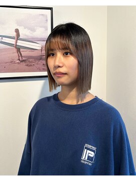 マリン(Marine) 20代30代デザインカラーハイライトグラデーションボブ