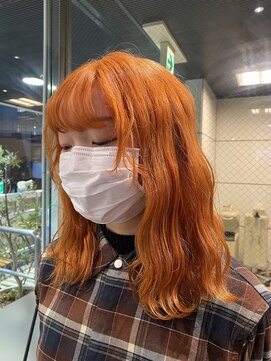 ヘアーアンドメイク ビス(HAIR&MAKE bis) ブリーチ一回で作るオレンジカラー【なかにし】