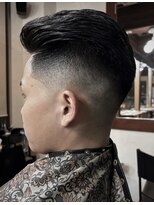 ヘアークリエイ トポライトウィロー 烏丸(Hair Create Polite willow) スキンフェード×ラフバックスタイル