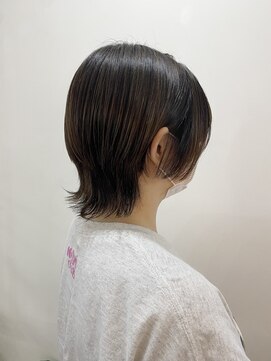 ヘアーアンドメイクアップモパ ウルフカット