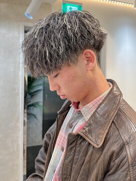 ルースト 渋谷店(ROOST) ツイストスパイラル×ホワイトハイライト