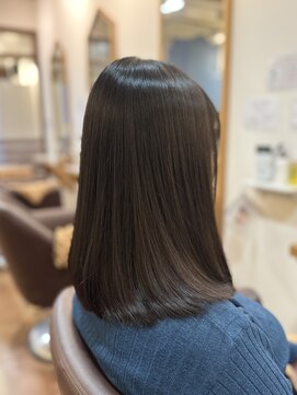 フリージア(freesia) ツヤ髪スタイル/髪質改善トリートメント/ヘッドスパ