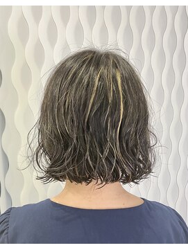 ピケトワール(piquetoile) 前下がりボブと見せかけて実は襟足とサイド刈り上げスタイル
