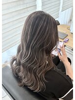 キッカ(kicca) ハイライトグレージュカラー