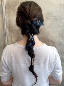 カカン(Kakan) タイトヘアアレンジ