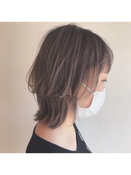 ツイギー 宮西店(TWiGGY) ミルクティーカラーが可愛いウルフヘア