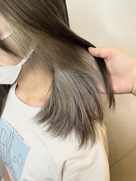 ユイット 本八幡店(Uit) 透明感たっぷりインナーカラー！