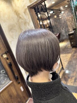 ヘアー クリエイト カルバリ(HAIR CREATE Calbari) 丸みショート×アッシュグレー