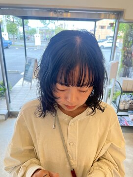 マカロンコワフュールドウシワカマル(macaron coiffure de ushiwakamaru) 顔周りレイヤー