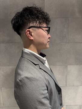 ドゥーエン 上本町店(DoEN) スキンフェード/スペインカール