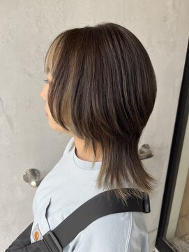 ニクス フリー ウエストバーン(nix free WB) インナーカラー寒色◎カラーベージュ×ウルフカット20代30代