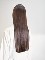 コエ 表参道(Koe)&nbsp;ラインで魅せるミニマルロング[表参道/髪質改善カット/カラー]