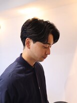 シーンバイラッド ヘルム(SCENE by RAD helm) メンズ好印象センターパートツーブロックメンズカット艶感