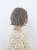 外ハネミニボブ×フォギーベージュ