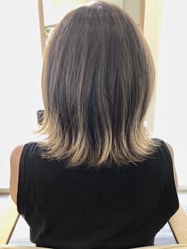 ヴェーラヘアー(VEЁЯA hair) 裾カラー×外ハネ