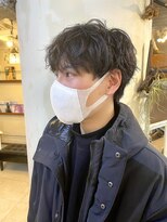 アンニュイランダムパーマ　ツーブロマッシュ