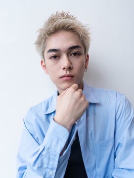 イオ 本厚木(io) スパイキーショートハイトーン短髪刈り上げツーブロック束感