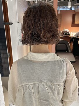 コフィー バイ メルト 吉祥寺(cofy by melt) 【三ツ井純】ぱつんとボブパーマ コテ巻き風パーマ こなれヘア