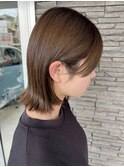 ミディアムボブ顔周りレイヤーオリーブベージュ岡山南中央町