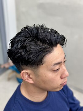 レヴィア(REVIA) メンズカットスパイラルパーマ刈り上げツーブロック