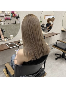 スターク(stark) 原点にして頂点のこれぞミルクティーベージュ