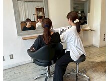 丁寧なカウンセリングで理想を明確に、『髪の毛』と『心』に寄り添うヘアスタイルをご提案。