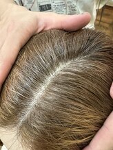 白髪を自然に活かす色設計