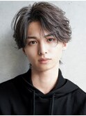 スーツ短髪ツーブロック束感モテる黒髪シークレットパーマ流行