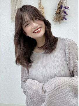 ウル(ulu) 【ulu】人気の長さ　ミディアムヘア　イルミナカラー