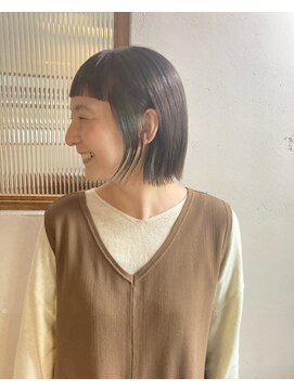 スナッグ(snug) 切りっぱなしボブ×インナーカラー