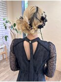 お呼ばれヘアセット◎ホワイトブロンド セミロングヘアアレンジ