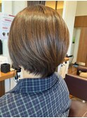 アッシュブラウン大人可愛いひし形前下がりショートボブカット