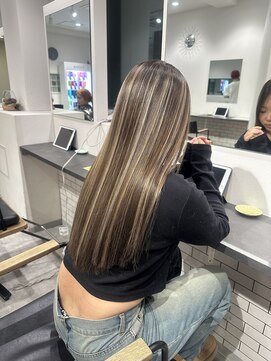 カラ ヘアーサロン(Kala Hair Salon) 筋感ハイライト