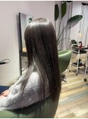 オリーブベージュ