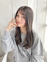 ナル 宇都宮(nalu)&nbsp;透け感グレージュのカジュアルレイヤースタイル