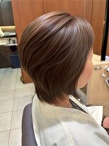 グランド ソシエ 御影店 白髪ぼかしハイライト×くびれショート