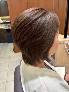 グランド ソシエ 御影店 白髪ぼかしハイライト×くびれショート