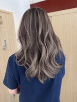 トリッカ 葉山(tricca)&nbsp;バレイヤージュハイライト/ミディアムヘア