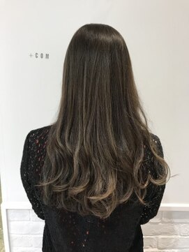 コム(com by neolive) アッシュカラー