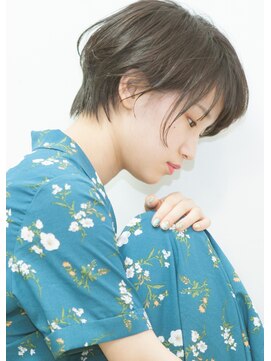 シロ(SiLO) *横顔美人なショートヘア*