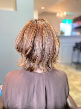 リタ(RiTA) ホイルカラー&ボブスタイル