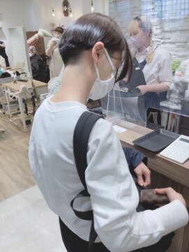 モリオフロムロンドン 松戸店(Morio from London) 【松戸 岩口】黒髪ストレート耳かけハンサムショート