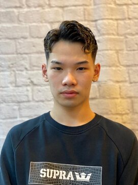 グレイスフルバーバーロンドン 大宮店(Graceful Barber London) ロンドンロッドカール七三フェード【大宮/バーバー】