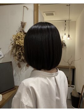 スクレ(s:;cre) 地毛風カラー×丸みショートボブ